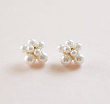 Load image into Gallery viewer, Pearl Cluster Studs
