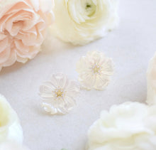 Load image into Gallery viewer, Mother of Pearl Flower Studs

