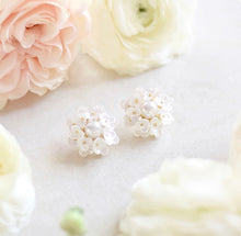 Load image into Gallery viewer, Pearl Flower Bouquet Studs
